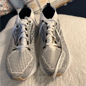 Brooks Glycerin Stealth Fit, Size 10